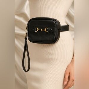 NWOT Steve Madden  Belt Bag, Black PU, gold tone hardware, logo pull 🖤